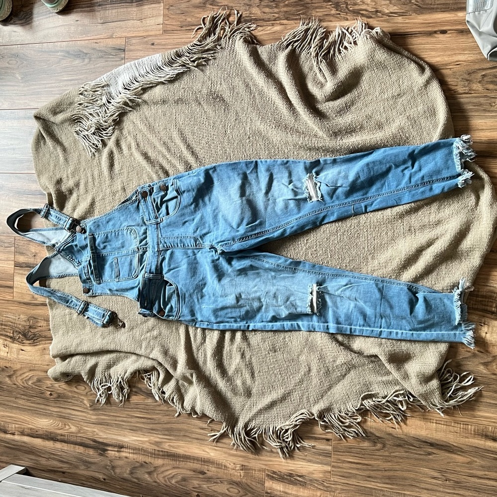 Super cute overalls!